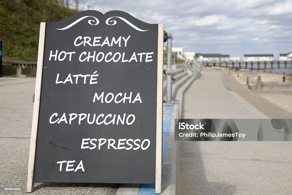 Frente al mar en el Café menú de bebidas calientes - Foto de stock de Bebida caliente libre de derechos