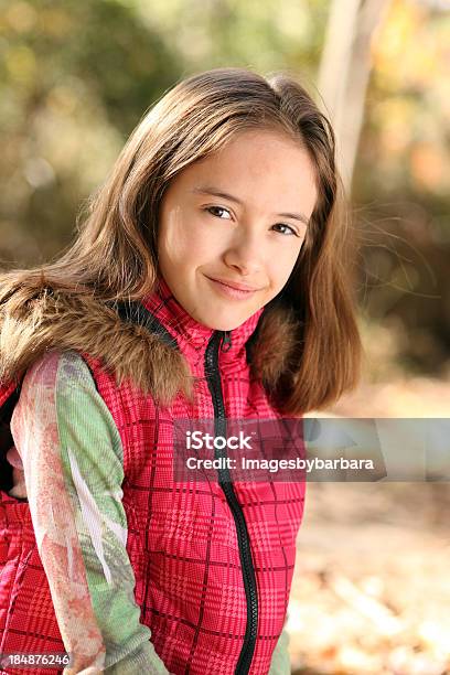 Foto de Adorável Menina e mais fotos de stock de 10-11 Anos - 10-11 Anos, Adolescente, Autoconfiança