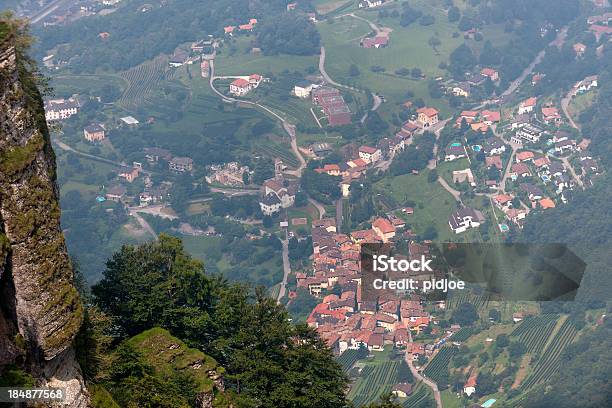 Foto de Vista Do Monte Generoso Na Rovio De Ticino Suíça e mais fotos de stock de Aldeia - Aldeia, Alpes europeus, Alpes suíços