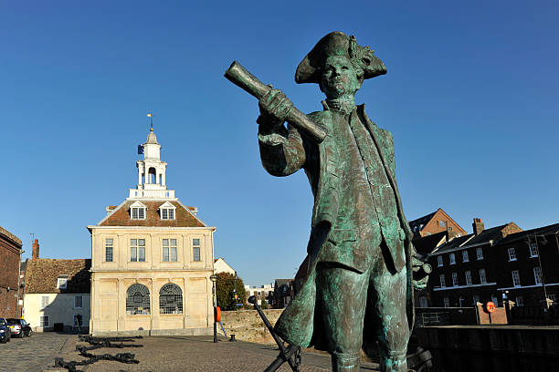 captain George Vancouver statue and  Kings Lynn custom house. the statue of Captain George Vancouver. A great and famous navigator and surveyor from Kings Lynn in Norfolk. Famous for charting the Northwest pacific coastline.1791-1795. The statue stands in front of the old customs house in Kings Lynn. No filters used on this file. east anglia stock pictures, royalty-free photos & images