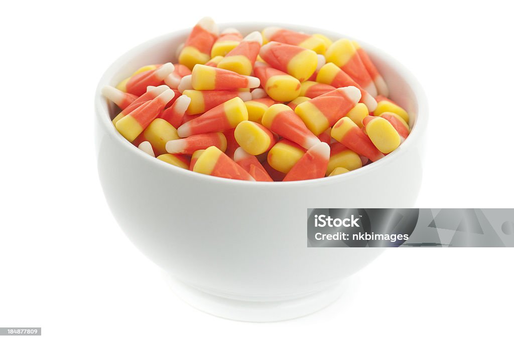 Schüssel candycorn Süßigkeiten auf weißem Hintergrund - Lizenzfrei Candy Corn Stock-Foto