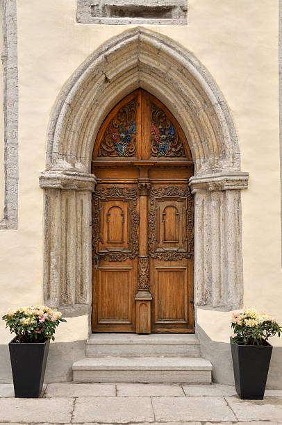 istock Tallinn Old Town Arched Doorway 184877936