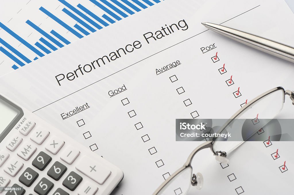 Formulaire d'évaluation de la Performance sur le bureau - Photo de Représentation artistique libre de droits