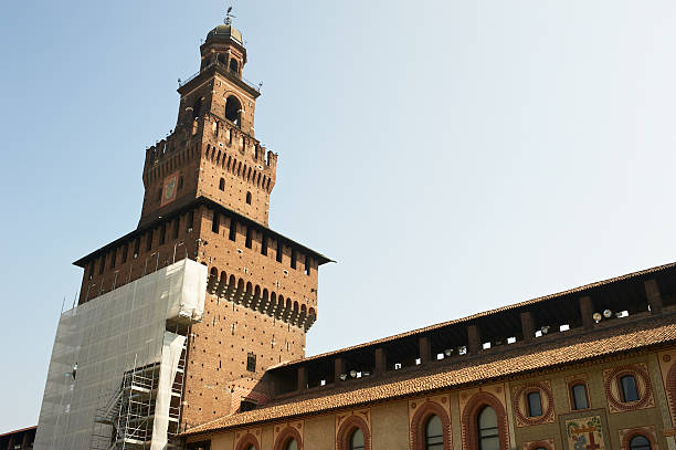revisão filarete torre - milan italy italy castello sforzesco color image imagens e fotografias de stock