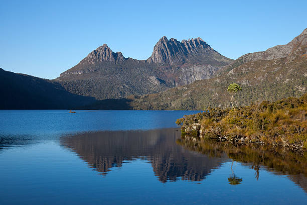 istock Cradle Mountain Tasmania and Dove Lake 184878676