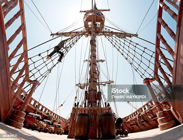 Foto de Até O Céu Em Caravel e mais fotos de stock de Convés - Convés, Tall ship, Antigo