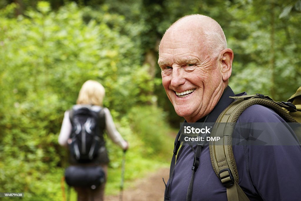 Senior Couple en randonnée - Photo de Activité de loisirs libre de droits
