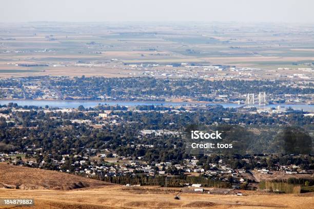 Vista Del Fiume Columbia Pasco E Kennewick Stato Di Washington - Fotografie stock e altre immagini di Stato di Washington