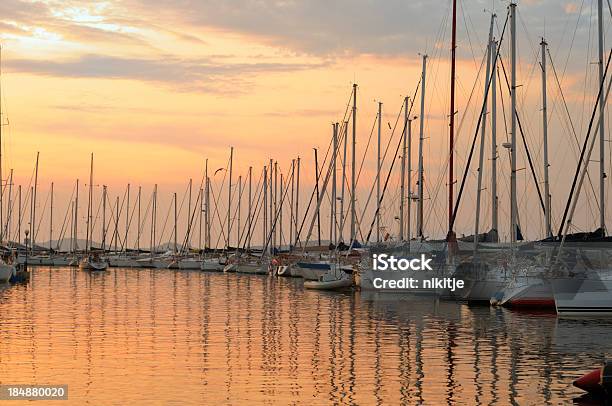 Harbor O Zachodzie Słońca - zdjęcia stockowe i więcej obrazów Bez ludzi - Bez ludzi, Fotografika, Francja