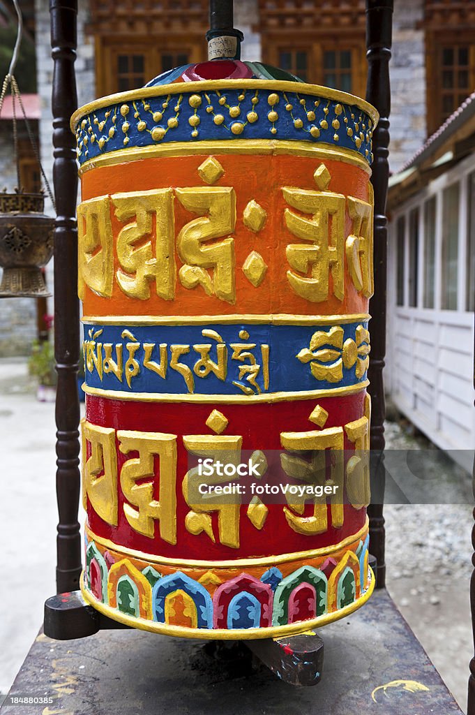 Bouddhiste coloré Moulin à prières Khumbu Himalaya, Népal - Photo de Asie libre de droits