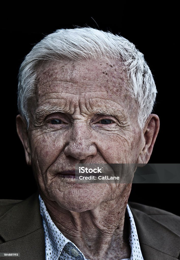 Ritratto di un uomo anziano - Foto stock royalty-free di 60-69 anni