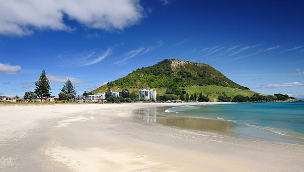 Mt. Maunganui, Bay of Plenty, New Zealand (XXXL) "Mt. Maunganui, Bay of Plenty, New Zealand (XXXL)" mount maunganui stock pictures, royalty-free photos & images