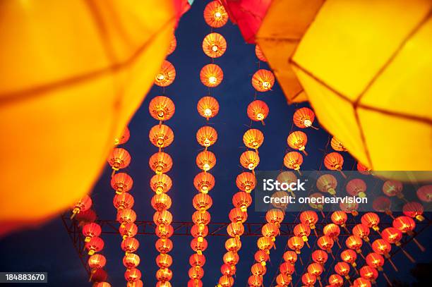 Asian Lampionów - zdjęcia stockowe i więcej obrazów Parada - Parada, Święto - Wydarzenie, Chiny