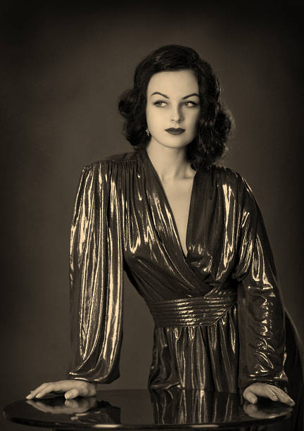 old hollywood.beauty em estilo filme noir. - women sex symbol femme fatale fashion model - fotografias e filmes do acervo
