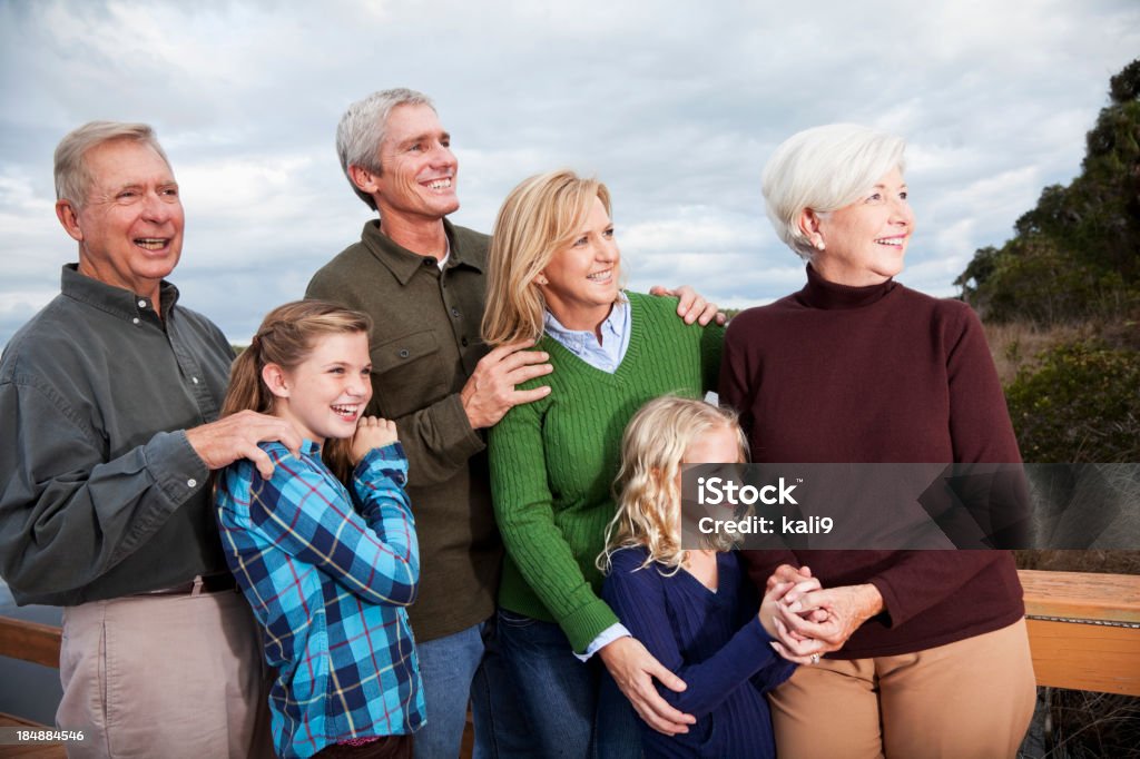 Portrait de multi-génération famille - Photo de Réunion de famille libre de droits