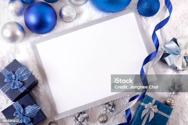 Cartão De Natal Com Decorações - Fotografias de stock e mais imagens de Natal - Natal, Moldura - Composição, Azul