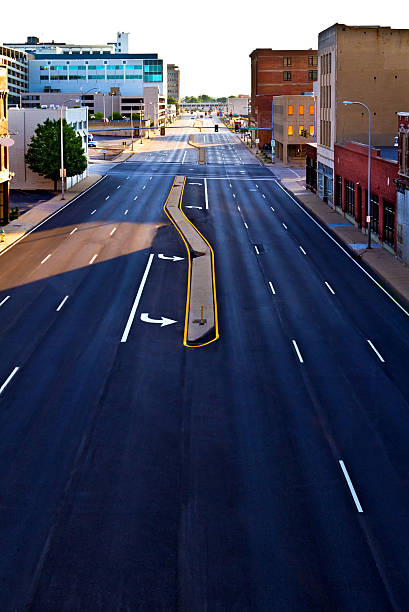 istock Street scene in downtown Peoria, Illinois 184886448