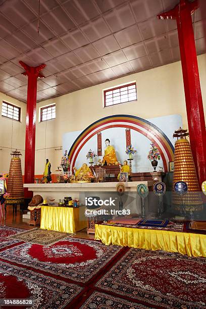 Buddhistische Tempel Einrichtung In Varanasi Stockfoto und mehr Bilder von Altar - Altar, Buddhismus, Farbbild