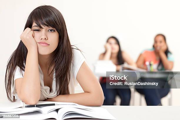 Foto de Entediado E Cansado Aluna e mais fotos de stock de Depressão - Tristeza - Depressão - Tristeza, Estudante, Sala de aula