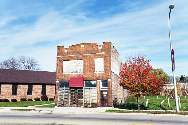 istock Old Shop Building in West Englewood, Chicago 184887414