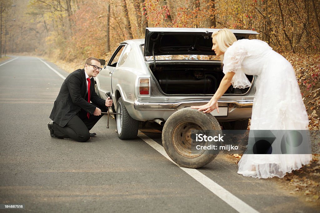 Des problèmes inattendus sur la lune de miel. Just married series - Photo de Voiture libre de droits