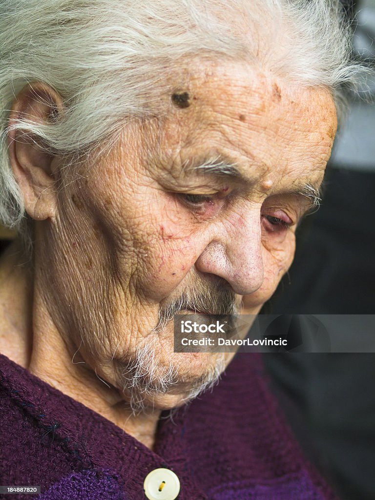 Starsza kobieta - Zbiór zdjęć royalty-free (80-89 lat)