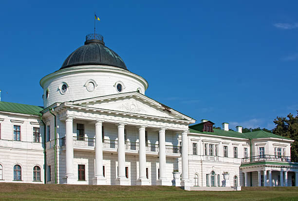 istock country estates Kachanovka, Ukraine 184890639
