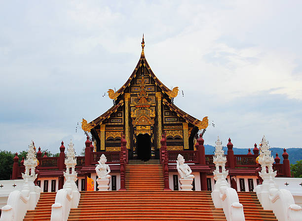 istock the art of thai temple 184900934