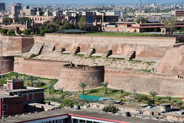bala hissar, the ancient fort in peshawar, pakistan - maratha imagens e fotografias de stock