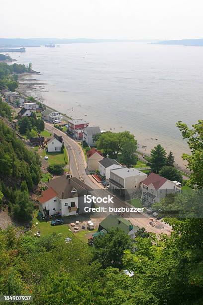 Foto de Stlaurent Rio E A Cidade Velha Levis e mais fotos de stock de Rio St Lawrence - Rio St Lawrence, Acima, Aldeia