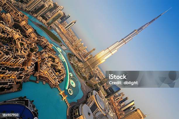 Manifestazione Di Dubai - Fotografie stock e altre immagini di Alba - Crepuscolo - Alba - Crepuscolo, Ambientazione esterna, Burj Dubai