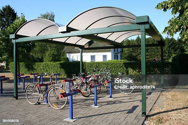 Parco Bicicletta - Fotografie stock e altre immagini di Arrangiare - Arrangiare, Bicicletta, Ciclismo