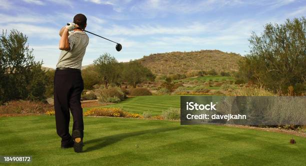 Golfista Vista Panorámicaventanas Amplias Foto de stock y más banco de imágenes de Desierto - Desierto, Golf, Swing de golf