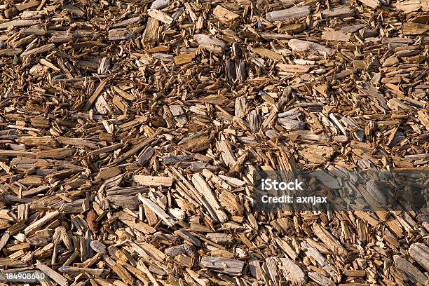 Foto de Pilha De Woodchips e mais fotos de stock de Floresta - Floresta, Fotografia - Imagem, Horizontal