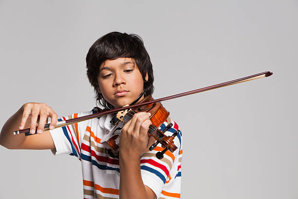 скрипка - latin american and hispanic ethnicity child violin music стоковые фото и изображения