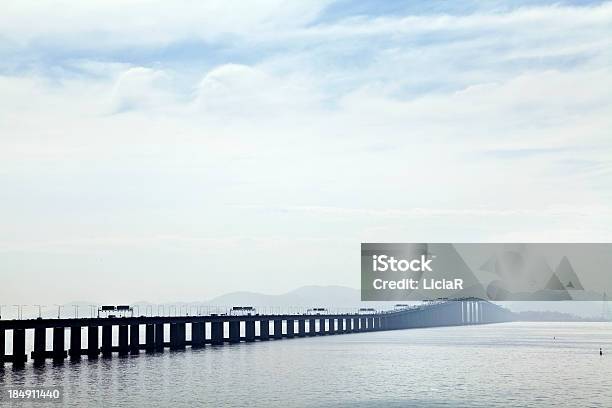 Puente Foto de stock y más banco de imágenes de Agua - Agua, Azul, Bahía