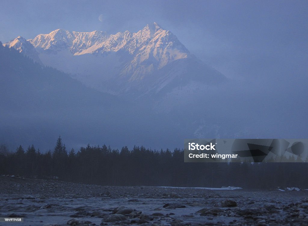 Lechtal sunrise - Foto de stock de Ligero libre de derechos