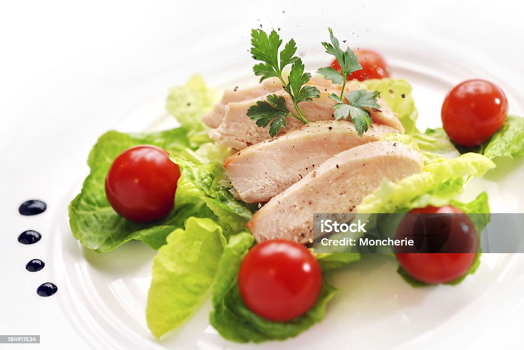 Salada de filé de frango - Foto de stock de Alface royalty-free