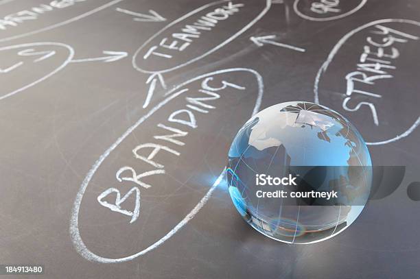 Foto de Fluxograma De Embarque Internacional Do Globo Com Giz e mais fotos de stock de As Américas