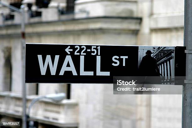 Wall Street - Fotografias de stock e mais imagens de Bolsa de Valores de Nova Iorque - Bolsa de Valores de Nova Iorque, Cidade, Cidade de Nova Iorque