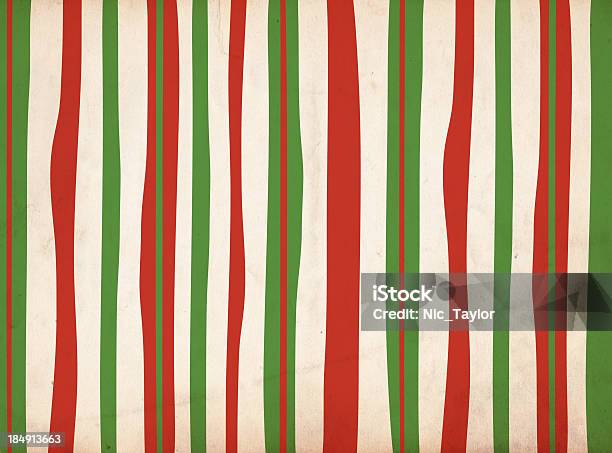 Czerwony Chrismas Zielonym Paskiem Papieru - zdjęcia stockowe i więcej obrazów Boże Narodzenie - Boże Narodzenie, Brudny, Czerwony