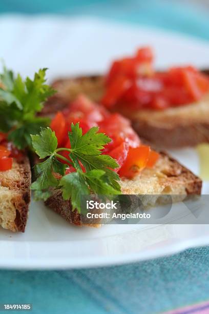 Foto de Bruschetta Closeup e mais fotos de stock de Alimentação Saudável - Alimentação Saudável, Bruschetta, Comida