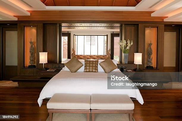 Camera Suite Villa Hotel Di Lusso Phuket Tailandia - Fotografie stock e altre immagini di Letto