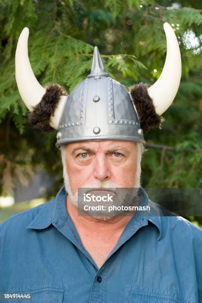 Wütende Wikingerhelm Horns Stockfoto und mehr Bilder von Alterungsprozess - Alterungsprozess, Auge, Bedrohung