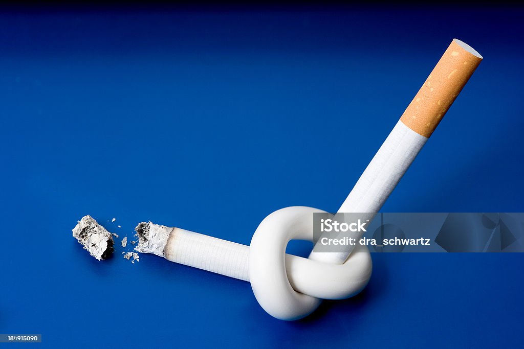 Sair-fumantes - Foto de stock de Amarrado royalty-free