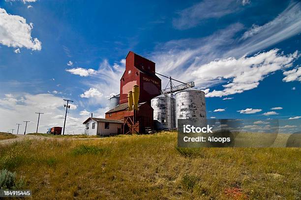 Alten Aufzug Weitwinkel Stockfoto und mehr Bilder von Agrarbetrieb - Agrarbetrieb, Kanada, Silo