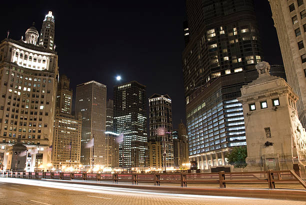 istock Chicago in the night - Michigan Bridge 184915497