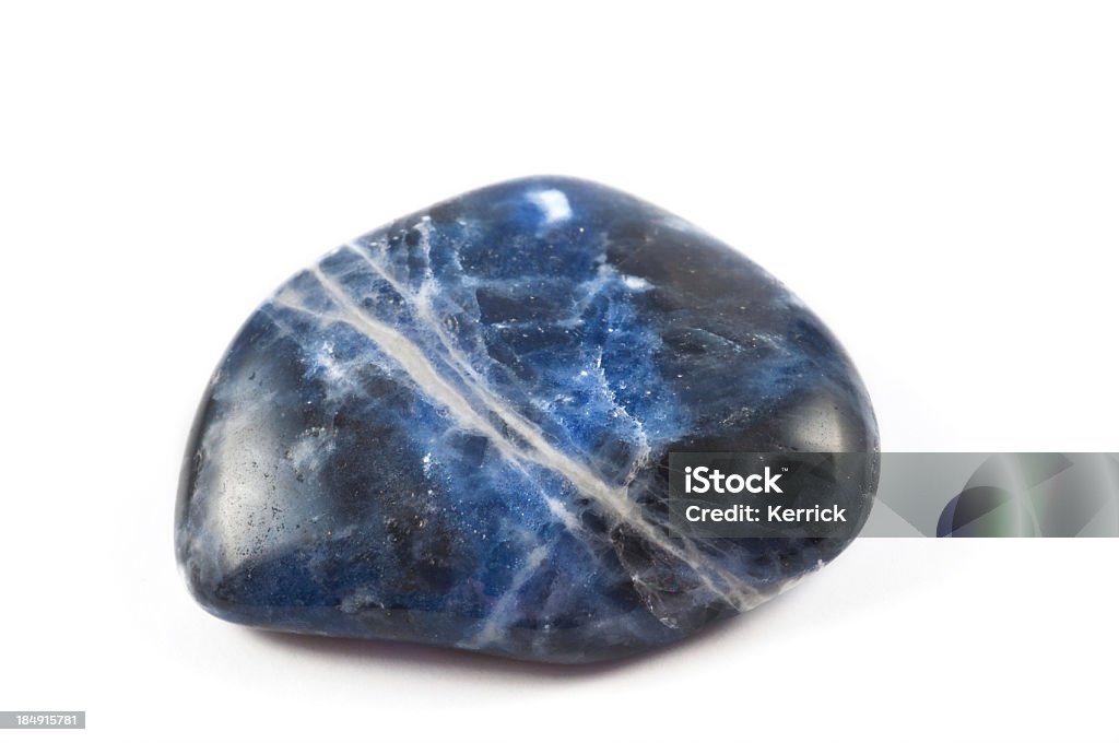 Sodalite Hälfte wertvolle stone. garantiert authentische - Lizenzfrei Schmuckstein Stock-Foto