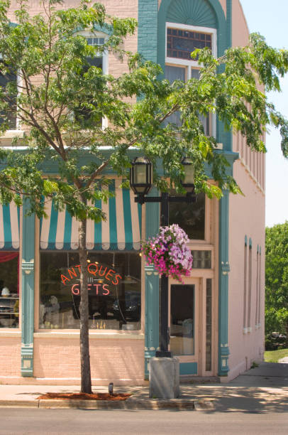 istock Quaint Antiques Shop 184916446