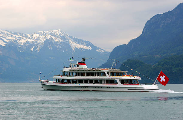 szwajcarska łódka - switzerland nautical vessel interlaken swiss culture zdjęcia i obrazy z banku zdjęć